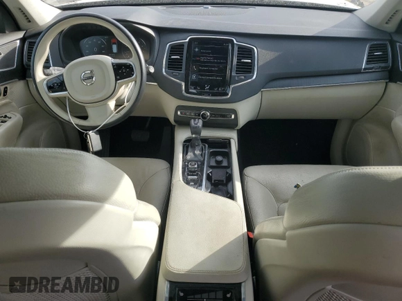 2020 Volvo XC90 Momentum z VIN YV4A221K2L1552735, wystawiony jako Copart lot #55471155 z przebiegiem 77 670 mil mil oraz Szkoda całkowita • Salvage title. Historia ofert i sprzedaży dostępna na DreamBid. Obrazek 8.