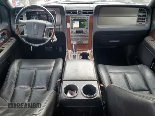 2012 Lincoln Navigator z VIN 5LMJJ2J59CEL03429, wystawiony jako Copart lot #46727185 z przebiegiem 185 017 mil mil oraz Czysty tytuł • Clean title. Historia ofert i sprzedaży dostępna na DreamBid. Obrazek 8.