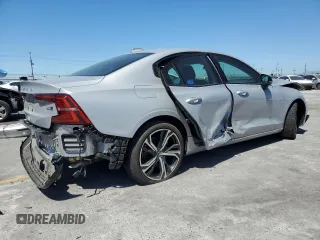 2024 Volvo S60 Plus Dark Theme с VIN 7JRL12TL8RG312505, выставлен на аукционе Copart как лот 56208855 с пробегом 9 755 миль миль и Списание • Salvage title. История ставок и продаж доступна на DreamBid. Изображение 3.