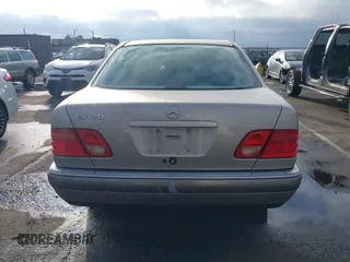 1997 Mercedes-Benz E-Class with VIN WDBJF55F3VA391335, listed as a IAAI auction lot 41606546 with 1 mi miles. Bid and sale history available at carsss.com. Image 17.