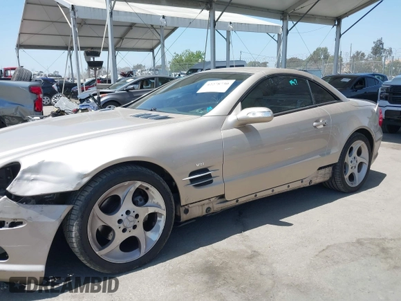 2005 Mercedes-Benz SL 500 z VIN WDBSK75F75F090730, wystawiony jako IAAI lot #42278730 z przebiegiem 83 765 mil mil oraz . Historia ofert i sprzedaży dostępna na DreamBid. Obrazek 15.