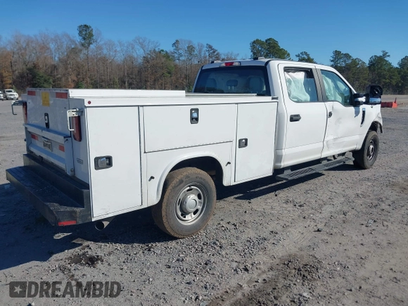 2020 Ford Super Duty F-250 SRW XL with VIN 1FD7W2B6XLED71678, listed as a IAAI auction lot 41480769 with 120,102 mi miles. Bid and sale history available at carsss.com. Image 4.