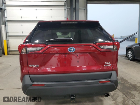 2021 Toyota RAV4 Hybrid LE z VIN 4T3B6RFVXMU053269, wystawiony jako Copart lot #54690095 z przebiegiem 48 815 mil mil oraz Szkoda całkowita • Salvage title. Historia ofert i sprzedaży dostępna na DreamBid. Obrazek 6.
