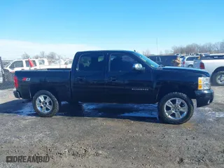 2011 Chevrolet Silverado 1500 LTZ with VIN 3GCPKTE30BG208827, listed as a IAAI auction lot 41364105 with 277,142 mi miles. Bid and sale history available at carsss.com. Image 13.