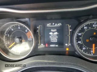 2020 Jeep Cherokee Latitude Plus с VIN 1C4PJLLB6LD545739, выставлен на аукционе Copart как лот 48554055 с пробегом 68 857 миль миль и Списание • Salvage title. История ставок и продаж доступна на DreamBid. Изображение 9.