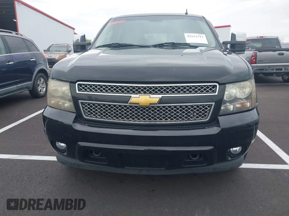 2009 Chevrolet Tahoe LTZ z VIN 1GNFK330X9R130028, wystawiony jako IAAI lot #42113713 z przebiegiem 135 631 mil mil oraz . Historia ofert i sprzedaży dostępna na DreamBid. Obrazek 12.