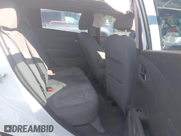2015 Chevrolet Sonic LT z VIN 1G1JC6SB8F4201796, wystawiony jako IAAI lot #42801612 z przebiegiem 209 607 mil mil oraz . Historia ofert i sprzedaży dostępna na DreamBid. Obrazek 8.