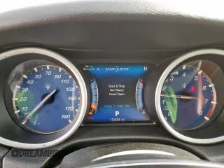 2017 Maserati Ghibli z VIN ZAM57XSA9H1206127, wystawiony jako Copart lot #56883775 z przebiegiem 13 439 mil mil oraz Czysty tytuł • Clean title. Historia ofert i sprzedaży dostępna na DreamBid. Obrazek 9.