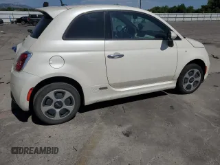 2015 FIAT 500e с VIN 3C3CFFGE9FT522920, выставлен на аукционе Copart как лот 62600915 с пробегом 53 300 миль миль и Чистый • Clean title. История ставок и продаж доступна на DreamBid. Изображение 3.