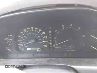 2001 Lexus LX 470 z VIN JTJHT00WX13509489, wystawiony jako IAAI lot #42227083 z przebiegiem 360 283 mil mil oraz . Historia ofert i sprzedaży dostępna na DreamBid. Obrazek 7.