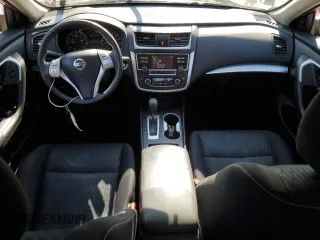 2017 Nissan Altima SV with VIN 1N4AL3AP8HC204490, listed as a Copart auction lot 58942625 with 77,334 mi miles and Salvage title. Bid and sale history available at DreamBid. Image 8.