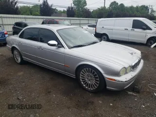 2005 Jaguar XJ Vanden Plas z VIN SAJWA82C15SG37427, wystawiony jako Copart lot #60749795 z przebiegiem 90 122 mil mil oraz Czysty tytuł • Clean title. Historia ofert i sprzedaży dostępna na DreamBid. Obrazek 4.