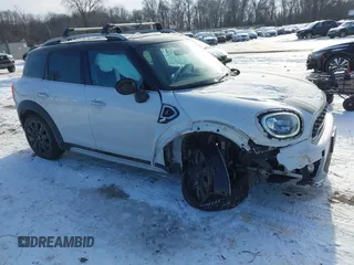 2017 MINI Countryman Cooper S with VIN WMZYT3C39H3B66080, listed as a IAAI auction lot 41399167 with 66,287 mi miles. Bid and sale history available at carsss.com. Image 1.