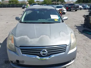 2007 Nissan Altima 2.5 S with VIN 1N4AL21E27C174572, listed as a IAAI auction lot 41561396 with 148,497 mi miles. Bid and sale history available at carsss.com. Image 13.