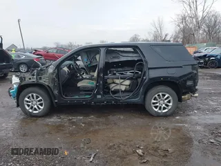 2022 Chevrolet Traverse LS with VIN 1GNERLKW3NJ107809, listed as a IAAI auction lot 41481333 with Not Provided miles. Bid and sale history available at carsss.com. Image 14.