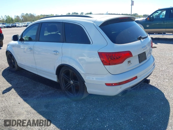 2014 Audi Q7 3.0T S line Prestige with VIN WA1DGAFE4ED008263, listed as a IAAI auction lot 41736972 with 135,080 mi miles. Bid and sale history available at carsss.com. Image 3.