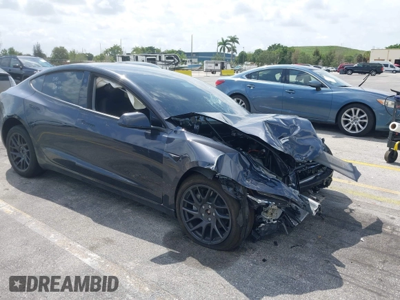 2025 Tesla Model 3 Long Range z VIN 5YJ3E1EBXSF909124, wystawiony jako IAAI lot #42015297 z przebiegiem Nie podano mil oraz . Historia ofert i sprzedaży dostępna na DreamBid. Obrazek 1.