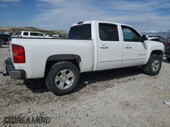 2011 Chevrolet Silverado 1500 LT with VIN 3GCPKSE36BG138213, listed as a Copart auction lot 52135275 with 305,791 mi miles and Salvage Title. Bid and sale history available at DreamBid. Image 3.