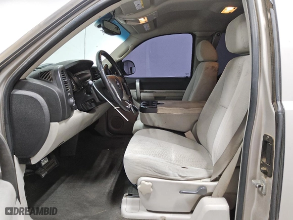 2008 Chevrolet Silverado 1500 LT w/1LT with VIN 1GCEC19C98Z144461, listed as a Copart auction lot 49712865 with 242,412 mi miles and Clean Title. Bid and sale history available at carsss.com. Image 7.