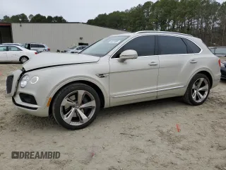 2019 Bentley Bentayga V8 z VIN SJAAM2ZV8KC026559, wystawiony jako Copart lot #44224095 z przebiegiem 52 538 mil mil oraz Szkody całkowita. Historia ofert i sprzedaży dostępna na DreamBid. Obrazek 1.