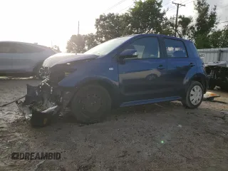 2006 Scion xA z VIN JTKKT624760153642, wystawiony jako Copart lot #73371144 z przebiegiem 158 698 mil mil oraz Szkody całkowita. Historia ofert i sprzedaży dostępna na DreamBid. Obrazek 1.