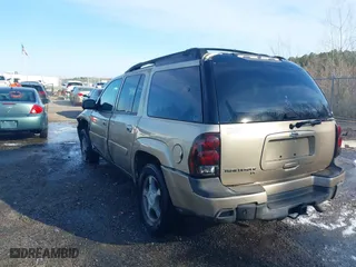 2005 Chevrolet TrailBlazer LS with VIN 1GNES16S356113516, listed as a IAAI auction lot 41395577 with 267,799 mi miles. Bid and sale history available at carsss.com. Image 3.