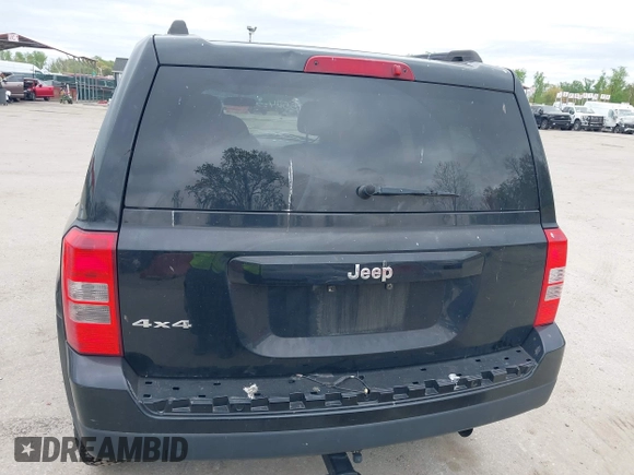 2015 Jeep Patriot Sport with VIN 1C4NJRBB3FD130331, listed as a IAAI auction lot 42075524 with 180,719 mi miles and . Bid and sale history available at carsss.com. Image 12.