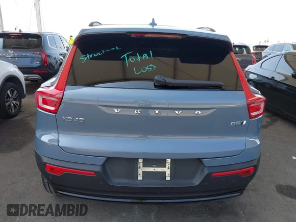 2023 Volvo XC40 Ultimate Dark Theme z VIN YV4L12UX9P2952245, wystawiony jako IAAI lot #42205666 z przebiegiem 19 952 mil mil oraz . Historia ofert i sprzedaży dostępna na DreamBid. Obrazek 16.