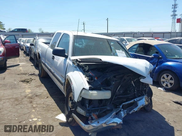 2001 Chevrolet Silverado 1500 LS with VIN 2GCEC19V411289343, listed as a IAAI auction lot 41910825 with 1 mi miles. Bid and sale history available at carsss.com. Image 1.