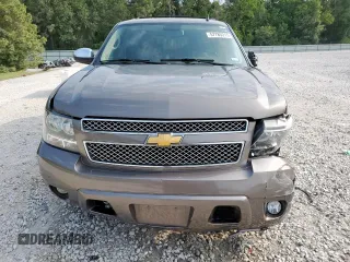 2013 Chevrolet Tahoe LT z VIN 1GNSCBE02DR364014, wystawiony jako Copart lot #57785315 z przebiegiem 149 977 mil mil oraz Szkoda całkowita • Salvage title. Historia ofert i sprzedaży dostępna na DreamBid. Obrazek 5.