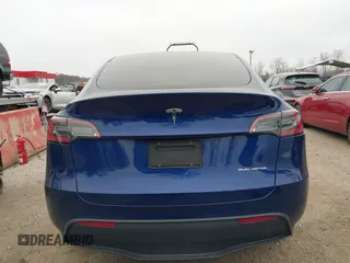 2024 Tesla Model Y Long Range with VIN 7SAYGDEE9RA269882, listed as a IAAI auction lot 41771485 with 18,145 mi miles. Bid and sale history available at carsss.com. Image 17.