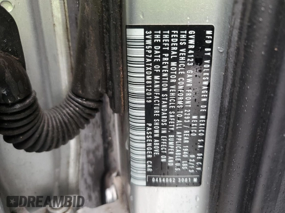 2013 Volkswagen Beetle 2.5L w/Sound/Nav z VIN 3VW5P7ATXDM812019, wystawiony jako Copart lot #56921485 z przebiegiem Nie podano mil oraz Szkoda całkowita • Salvage title. Historia ofert i sprzedaży dostępna na DreamBid. Obrazek 12.