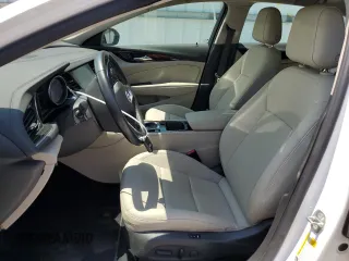 2018 Buick Regal Essence with VIN W04GP6SXXJ1093574, listed as a Copart auction lot 62387425 with 27,879 mi miles and Salvage title. Bid and sale history available at DreamBid. Image 7.