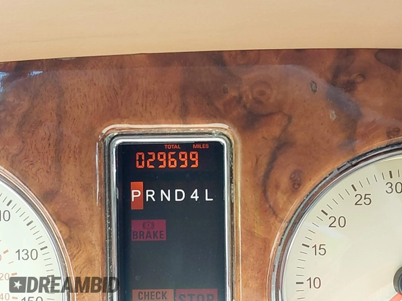 1999 Bentley Arnage z VIN SCBLB51E1XCX01401, wystawiony jako IAAI lot #42133144 z przebiegiem 29 699 mil mil oraz . Historia ofert i sprzedaży dostępna na DreamBid. Obrazek 15.