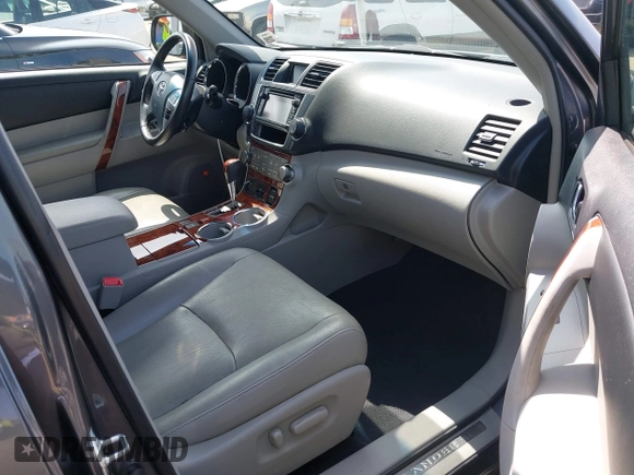 2013 Toyota Highlander Limited with VIN 5TDYK3EH2DS115747, listed as a IAAI auction lot 42460120 with 149,479 mi miles and . Bid and sale history available at DreamBid. Image 5.