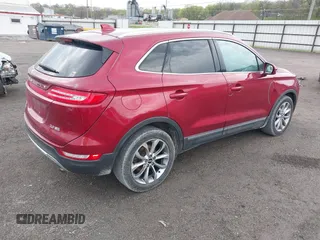 2015 Lincoln MKC z VIN 5LMCJ2A97FUJ06166, wystawiony jako IAAI lot #42098799 z przebiegiem 155 916 mil mil oraz . Historia ofert i sprzedaży dostępna na DreamBid. Obrazek 4.