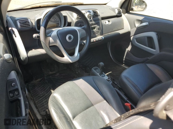 2009 Smart fortwo Pure with VIN WMEEJ31X29K236894, listed as a Copart auction lot 60328875 with 109,337 mi miles and Clean title. Bid and sale history available at DreamBid. Image 8.
