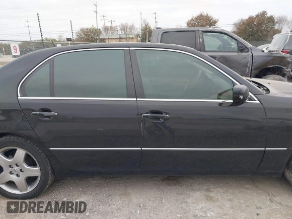 2005 Lexus LS 430 z VIN JTHBN36F155016238, wystawiony jako IAAI lot #41522383 z przebiegiem 180 659 mil mil oraz . Historia ofert i sprzedaży dostępna na DreamBid. Obrazek 13.