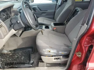 2004 Jeep Grand Cherokee Laredo z VIN 1J4GX48S24C348436, wystawiony jako Copart lot #61930385 z przebiegiem 97 536 mil mil oraz Szkoda całkowita • Salvage title. Historia ofert i sprzedaży dostępna na DreamBid. Obrazek 7.