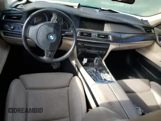 2009 BMW 7 Series 750Li z VIN WBAKB83569CY59885, wystawiony jako Copart lot #60740875 z przebiegiem Nie podano mil oraz Szkoda całkowita • Salvage title. Historia ofert i sprzedaży dostępna na DreamBid. Obrazek 8.