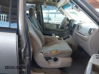 2003 Ford Expedition Special Service with VIN 1FMRU15W43LC33991, listed as a IAAI auction lot 41789695 with 188,770 mi miles. Bid and sale history available at carsss.com. Image 5.