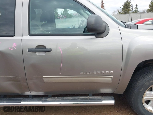 2012 Chevrolet Silverado 1500 LT with VIN 1GCRKSE76CZ228698, listed as a IAAI auction lot 42092011 with 184,322 mi miles. Bid and sale history available at carsss.com. Image 19.