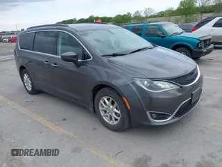 2017 Chrysler Pacifica Touring L z VIN 2C4RC1BG5HR771361, wystawiony jako IAAI lot #42251128 z przebiegiem 139 689 mil mil oraz . Historia ofert i sprzedaży dostępna na DreamBid. Obrazek 1.