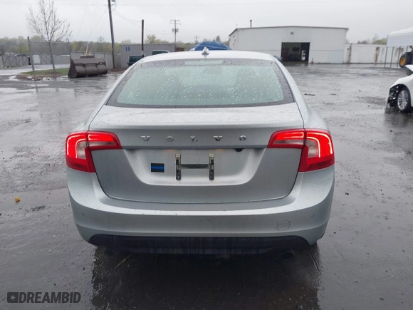 2013 Volvo S60 T6 R-Design Platinum with VIN YV1902FH0D1223617, listed as a IAAI auction lot 41969427 with 174,883 mi miles. Bid and sale history available at carsss.com. Image 16.