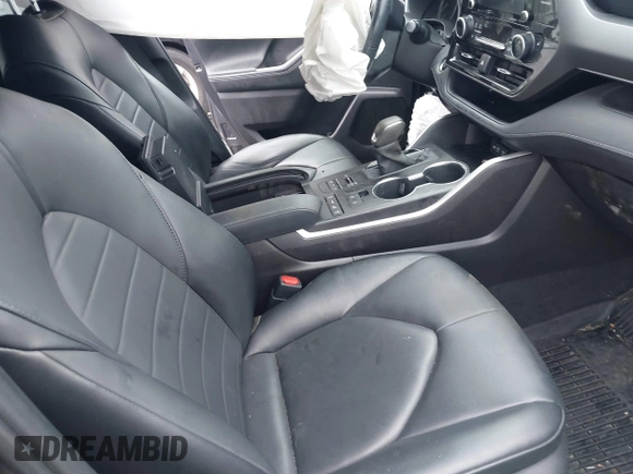 2021 Toyota Highlander XLE with VIN 5TDGZRBH3MS077976, listed as a IAAI auction lot 42265085 with 60,828 mi miles and . Bid and sale history available at DreamBid. Image 5.