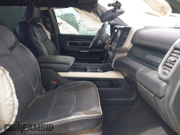 2019 Ram 2500 Laramie with VIN 3C6UR5FL1KG615300, listed as a IAAI auction lot 41820765 with 103,645 mi miles. Bid and sale history available at carsss.com. Image 5.