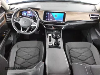2024 Volkswagen Atlas SE with VIN 1V2WR2CA4RC536380, listed as a Copart auction lot 57678825 with 35,361 mi miles and Clean title. Bid and sale history available at DreamBid. Image 7.