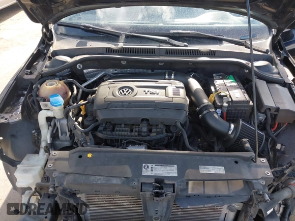 2015 Volkswagen Jetta SE z VIN 3VWD17AJ4FM235602, wystawiony jako IAAI lot #42073616 z przebiegiem 183 291 mil mil oraz . Historia ofert i sprzedaży dostępna na DreamBid. Obrazek 10.