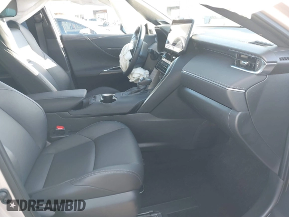 2024 Toyota Venza LE z VIN JTEAAAAH9RJ156729, wystawiony jako IAAI lot #41210034 z przebiegiem 8 132 mil mil oraz . Historia ofert i sprzedaży dostępna na DreamBid. Obrazek 5.