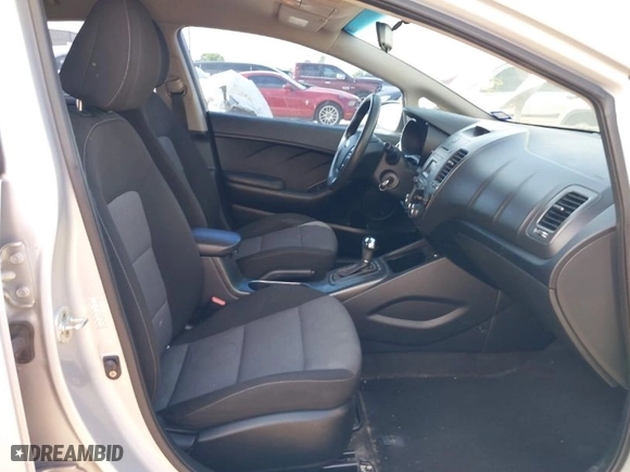 2016 Kia Forte 5-Door LX with VIN KNAFK5A8XG5629507, listed as a IAAI auction lot 42098605 with 140,627 mi miles. Bid and sale history available at carsss.com. Image 5.
